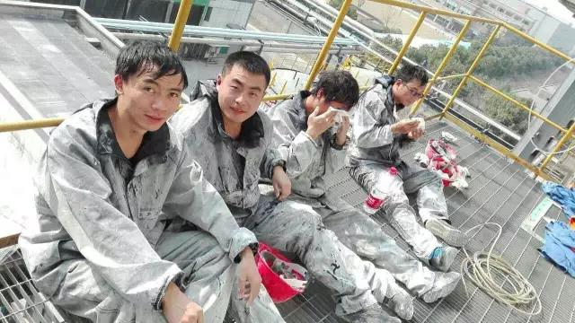 583d310db2a20.jpg 工作中,認真工作的男人是最帥的.jpg